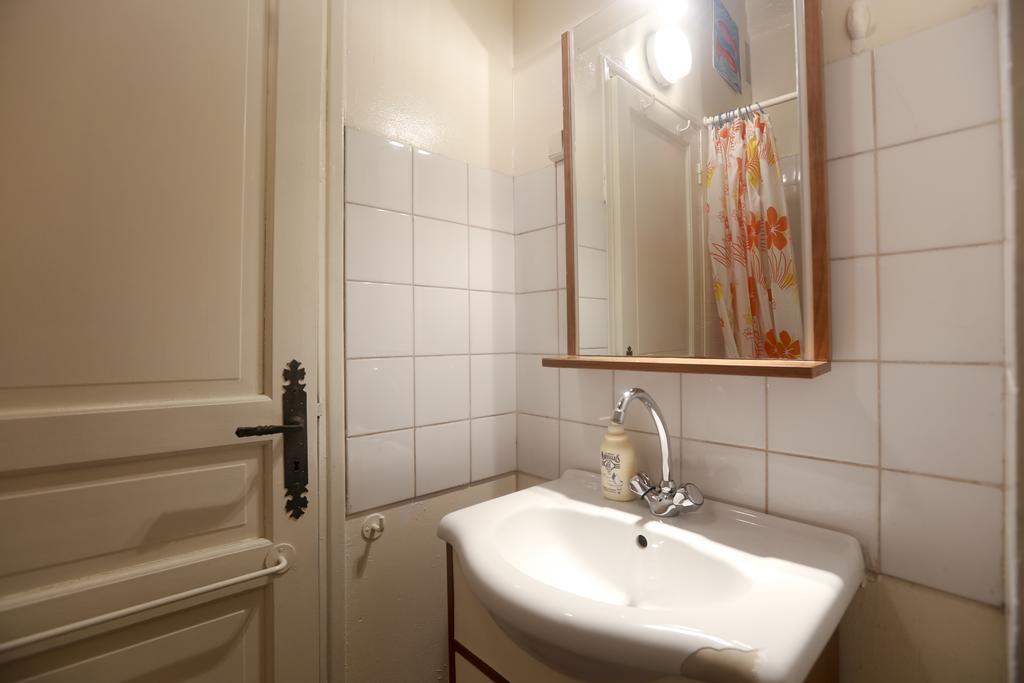 Lovely And Typical 1 Bedroom Parijs Kamer foto