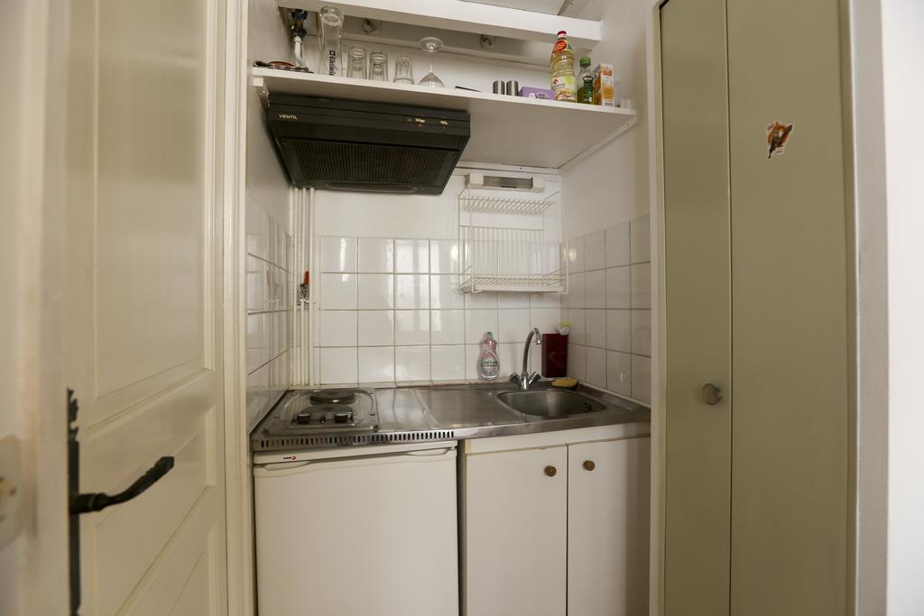 Lovely And Typical 1 Bedroom Parijs Kamer foto