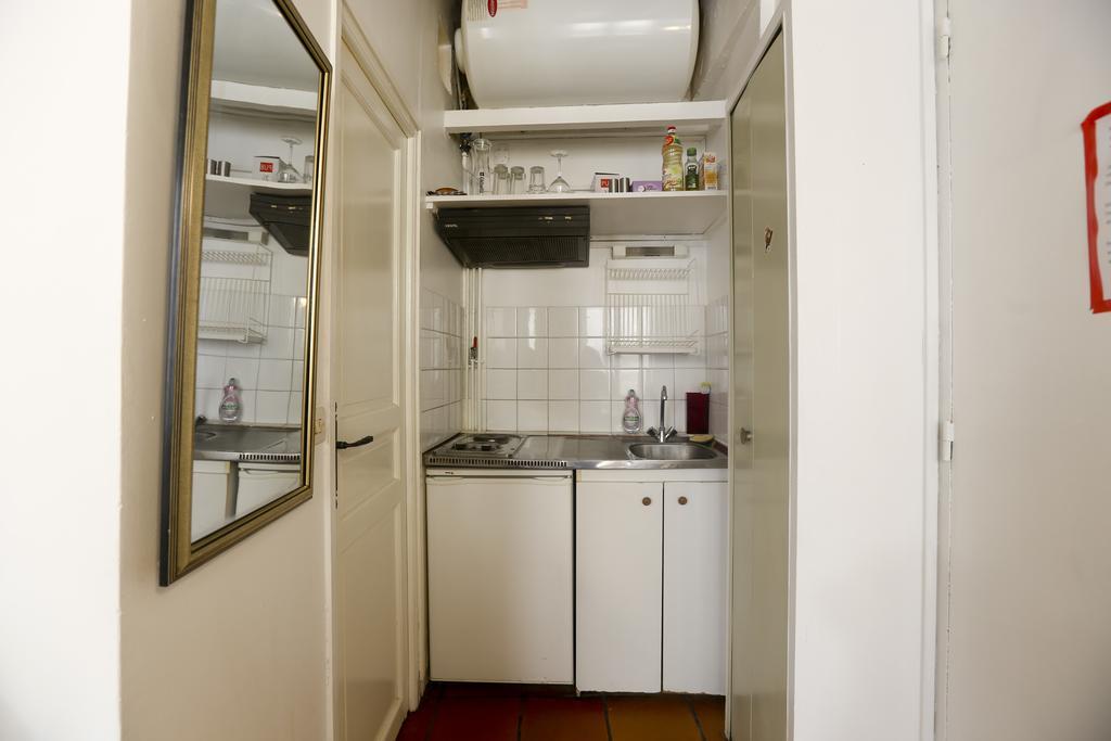 Lovely And Typical 1 Bedroom Parijs Kamer foto