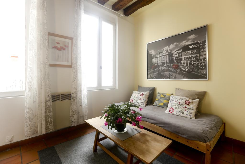 Lovely And Typical 1 Bedroom Parijs Kamer foto